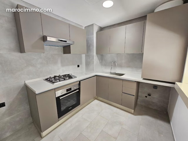 A louer studio Vide cgi — 5