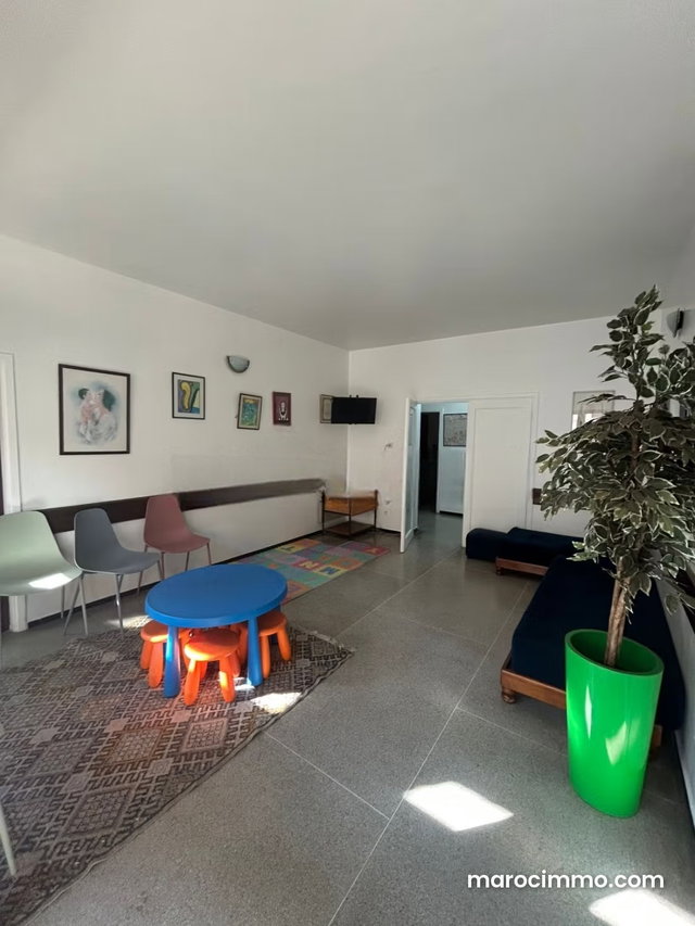 Vend appartement en Hassan Centre Ville. 3 chambres agréables. Avec ascenseur — 3