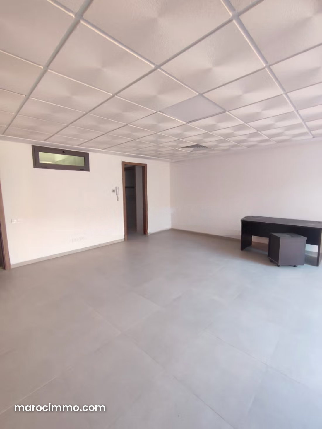80 m² Office in Guéliz, Marrakech: Modern Open-Plan Space in a Secure Building — Marrakesh