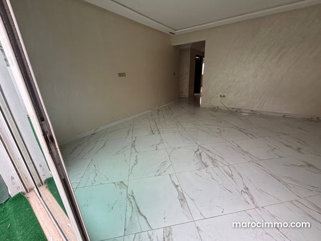 Location d'un appartement à Racine. Superficie 140 m². Places de stationnement et terrasse — 2