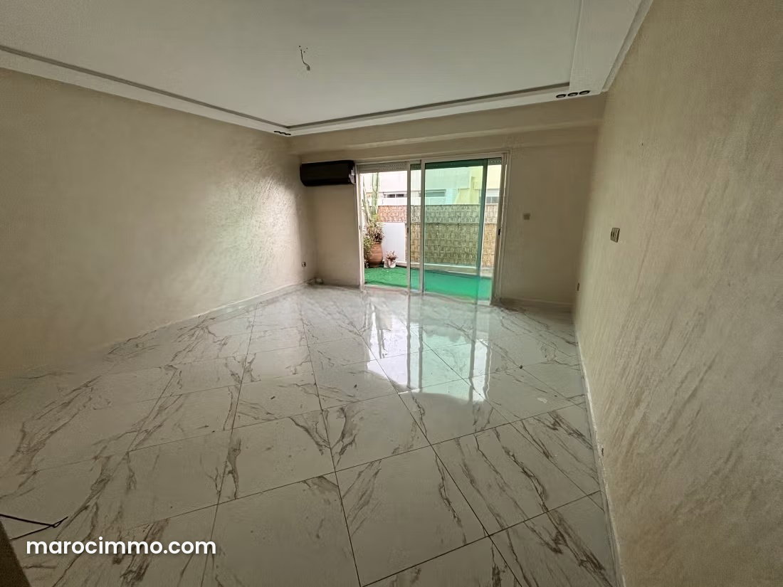 5-Room Apartment with Terrace for Rent in Racine, Casablanca — Casablanca
