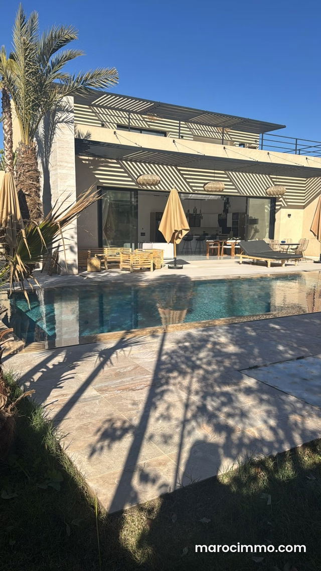Villa bon etat, route fes — Marrakech