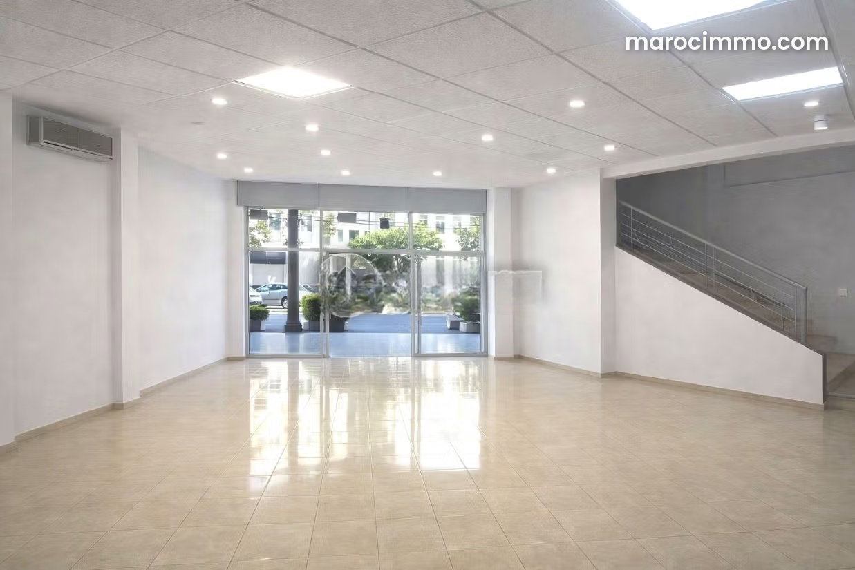 Local commercial avec mezzanine à vendre à Oulfa Casablanca — Casablanca
