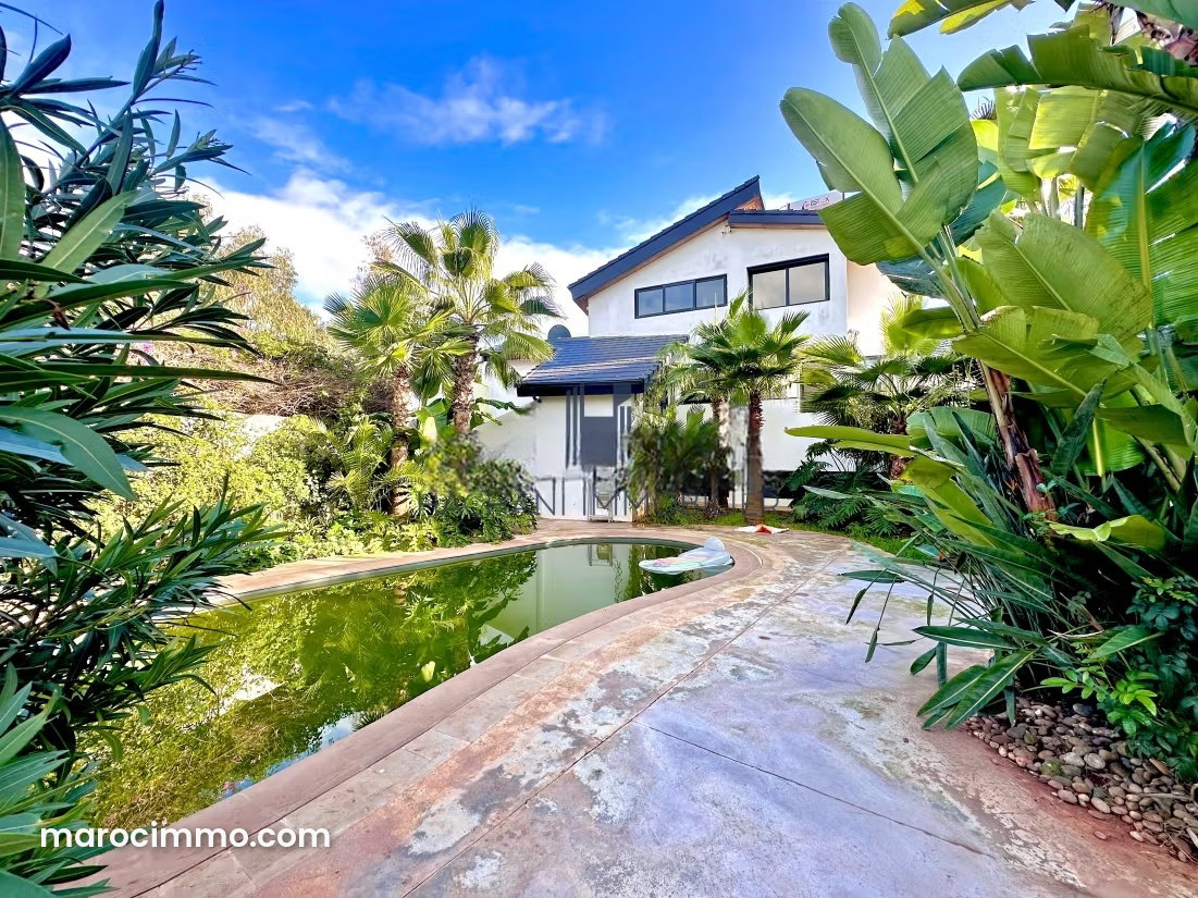 800 m² Villa with Swimming Pool and Sea Views, Aïn Diab, Casablanca — Casablanca