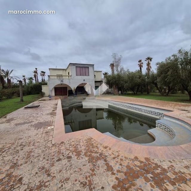 Villa à Vendre de 34852.0 m² à Marrakech, Route De L'Ourika Agdal — مراكش