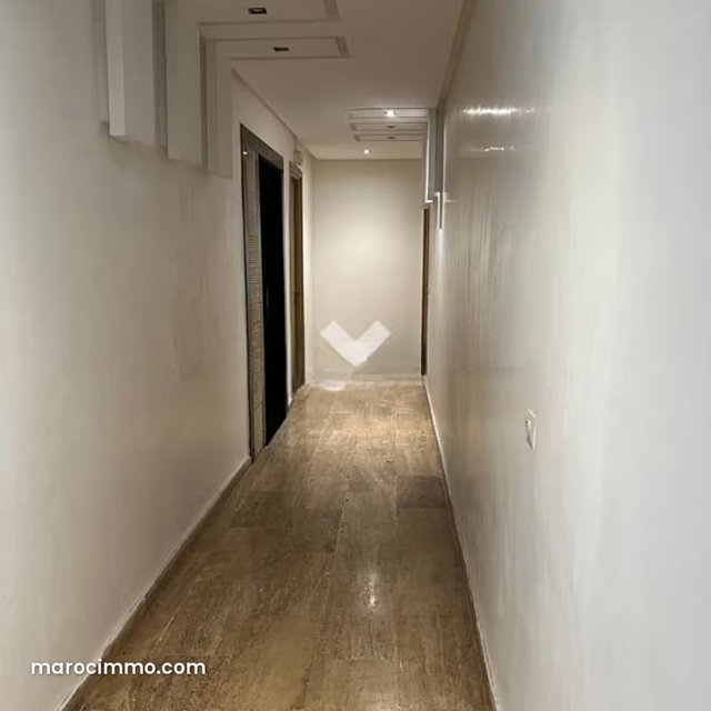 Appartement à Vendre de 68.0 m² à Casablanca, Belvedere Roches Noires — 2