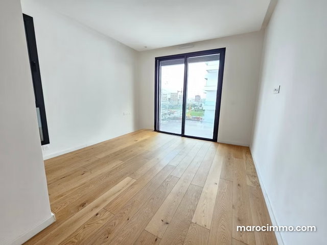 Beautiful New Apartment on High Floor — 5