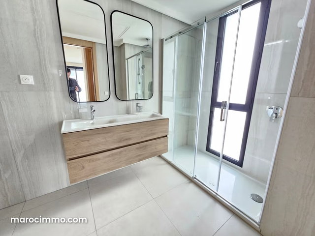 Beautiful New Apartment on High Floor — 4