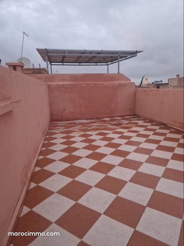 Affaire à saisir d'une vente de villa avec 2 niveaux séparés — 2