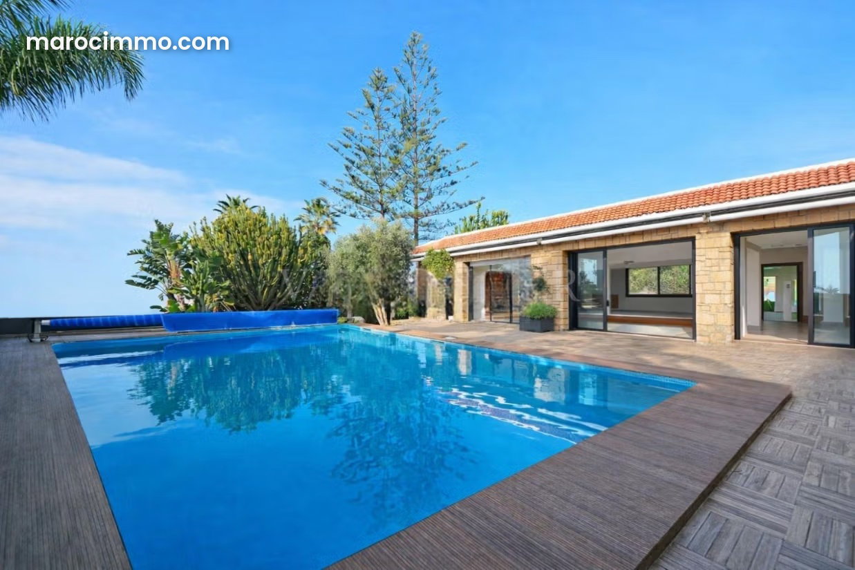 1,200 sqm Villa with Swimming Pool for Rent in Anfa, Casablanca — Casablanca