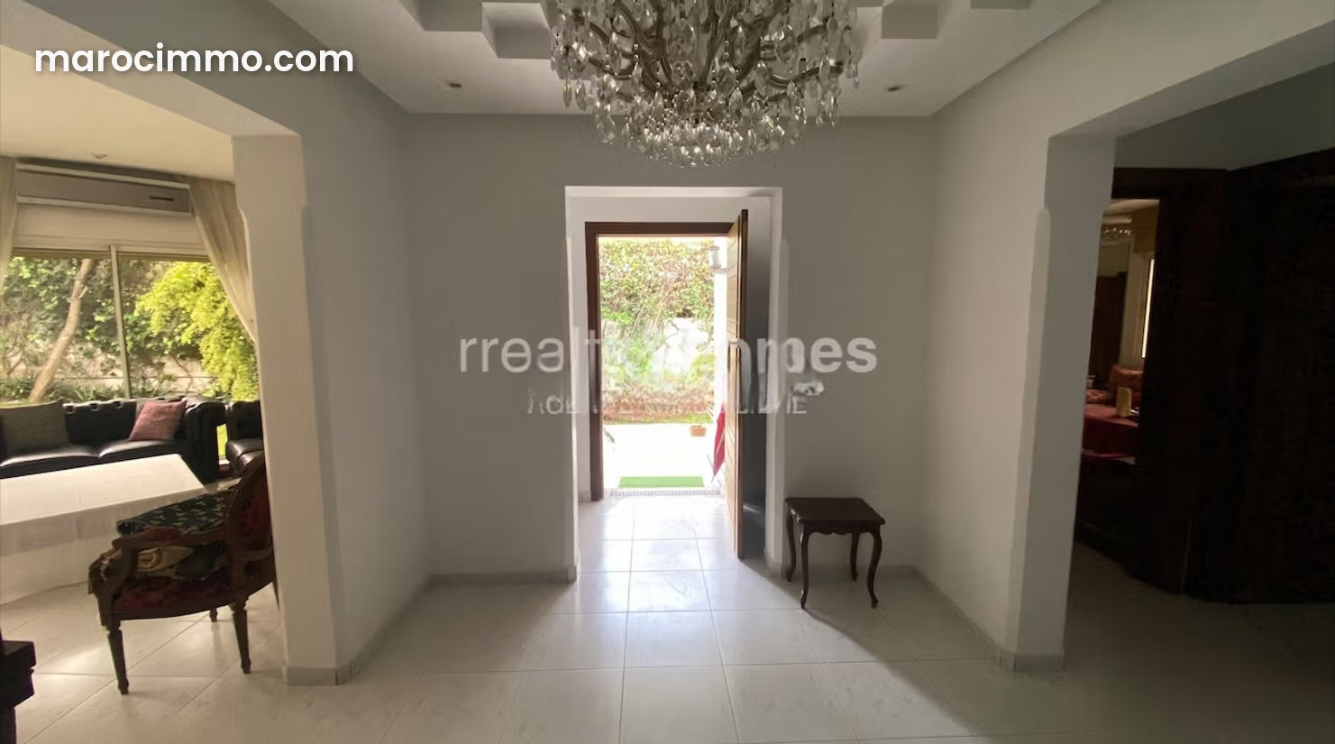 350 m² Villa for Rent, Hay Riad, Rabat, for Professional or Residential Use — Rabat