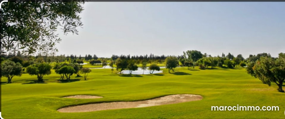 Beau terrain zone villa de 682m au GOLF
