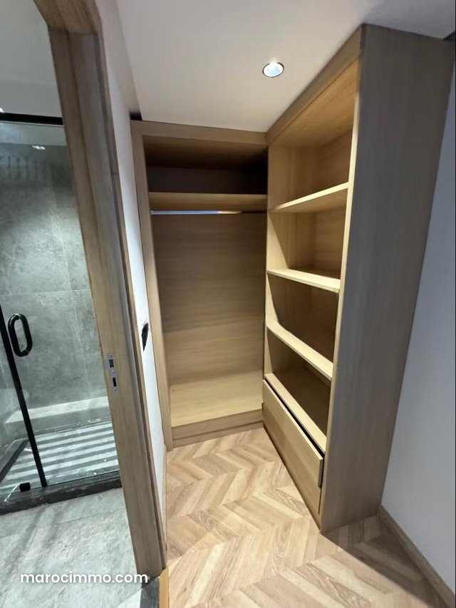 Vente d'un bel appartement à Les princesses. 1 Pièce. Porte blindée, sécurité — 4