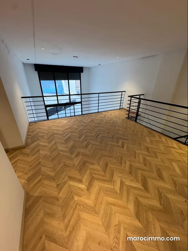 Vente d'un bel appartement à Les princesses. 1 Pièce. Porte blindée, sécurité — 3