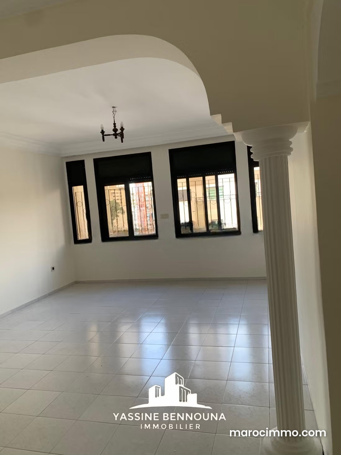 Spacious Duplex with Terrace in the Heart of Tangier City Centre — Tangier