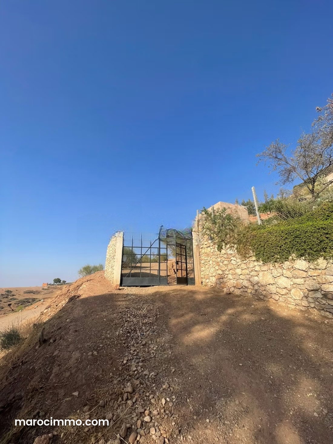 Terrain 2,6 hectares, route d'Ourika, Tamazouzte, idéal tourisme — Tamazouzte