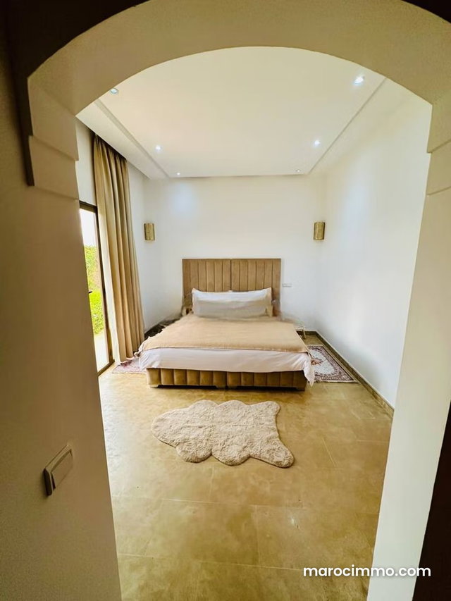 Villa contemporaine de plain pied meublée — 3