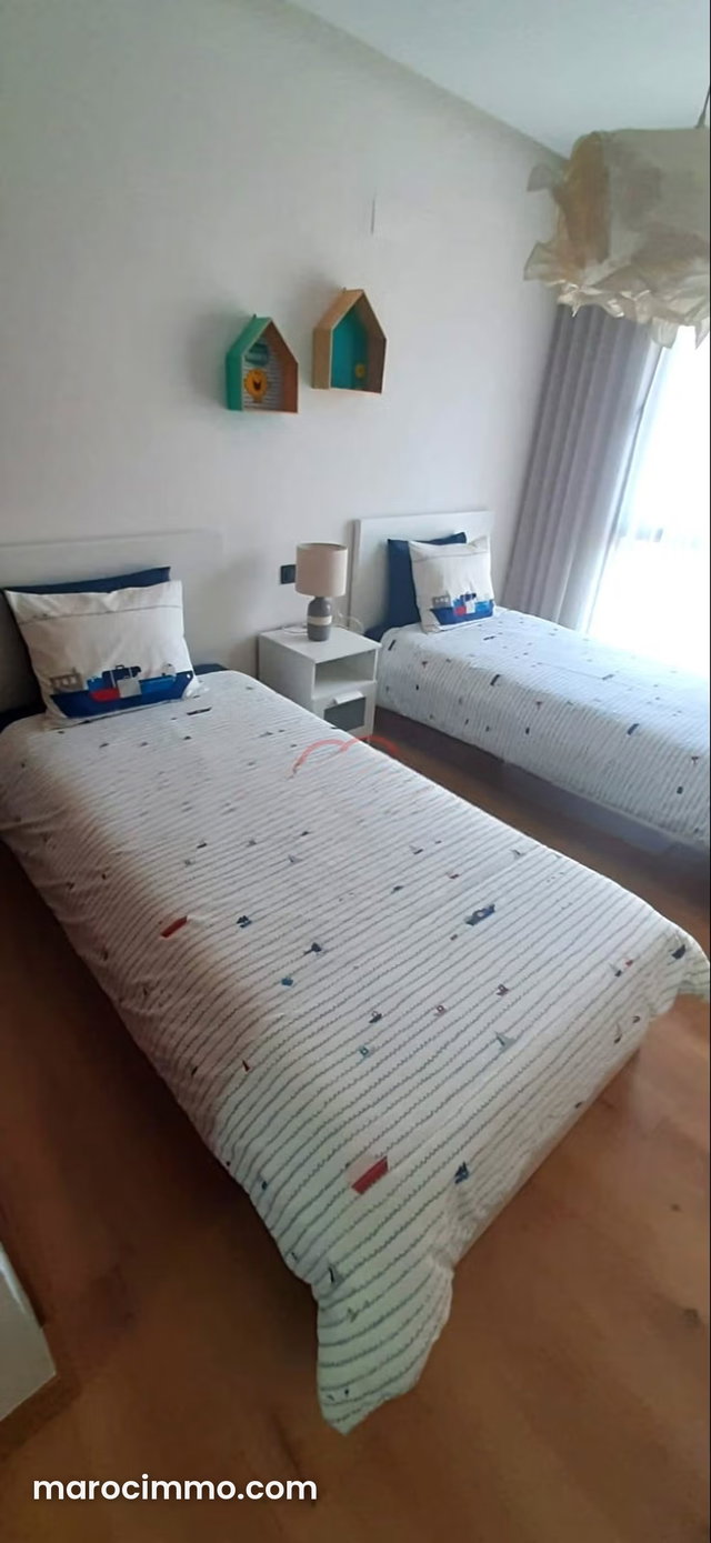 For Sale Apartment in Victoria — 5