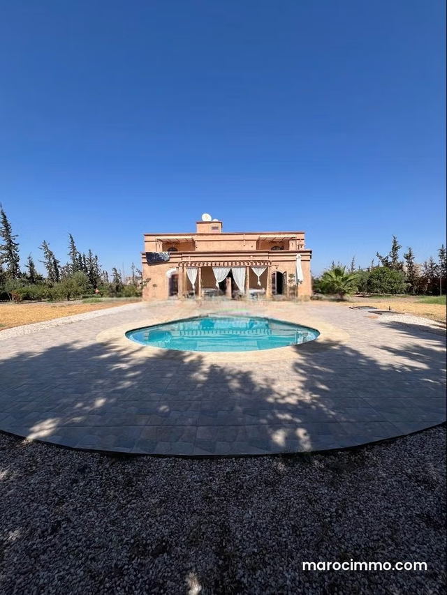 Sale of Beautiful Villa with No Neighbors, Fes Road — Marrakesh