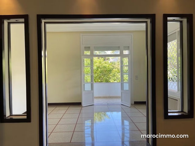 Luxury Villa for Rent in Anfa Supérieur. 3 Comfortable Rooms. Fully Equipped with Fireplace and Air Conditioning — 4