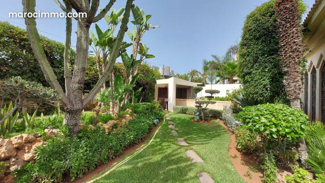 Villa 1358 m² usage bureau/professionnel — Casablanca