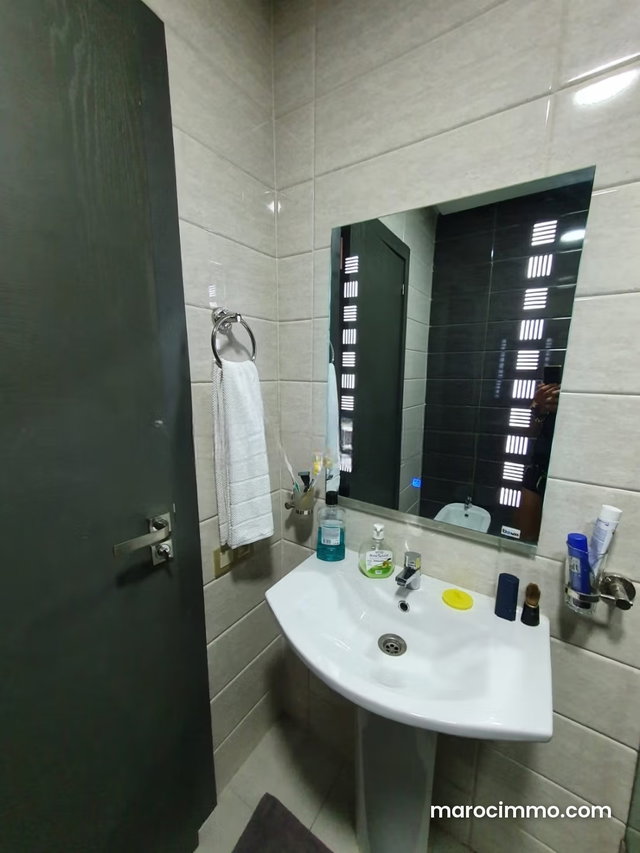 Bel appartement familial très sécurisé à vendre proche Corniche — 2