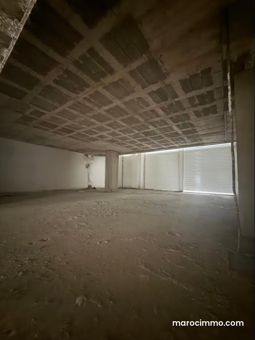 محل تجاري حديث للكراء بحي الإداري في طنجة — طنجة