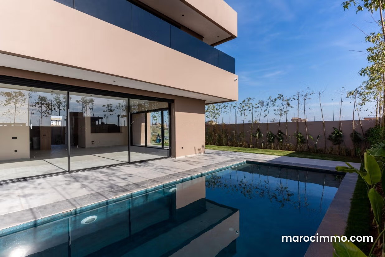 Contemporary 365 sqm Villa with Pool and Garden, Tahanaoute Road — Marrakesh