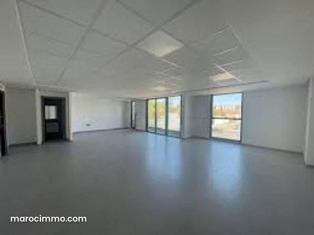 78 m² Office for Lease on a Busy Avenue, Gueliz, Marrakech — Marrakesh