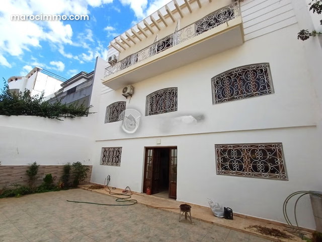 Villa à louer 296 m², 6 chambres Sidi Maarouf Casablanca — 2