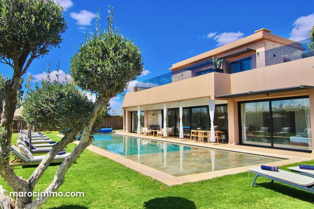 Villa de Prestige à vendre Route de l'Ourika KM8 — 2