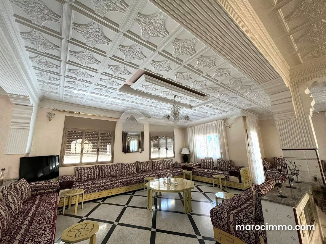 فيلا فاخرة 950 م² للبيع بحي الإداري في طنجة — طنجة