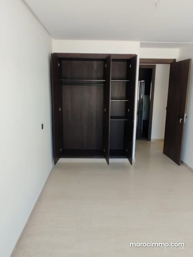 Louez cet appartement à ain sbaa. 3 pièces confortables. Double vitrage et chauffage central — 3