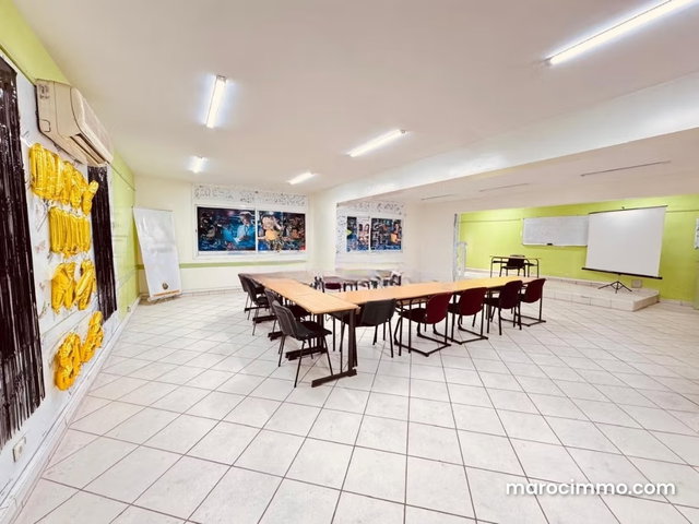 Immeuble autorisé ecole — 2