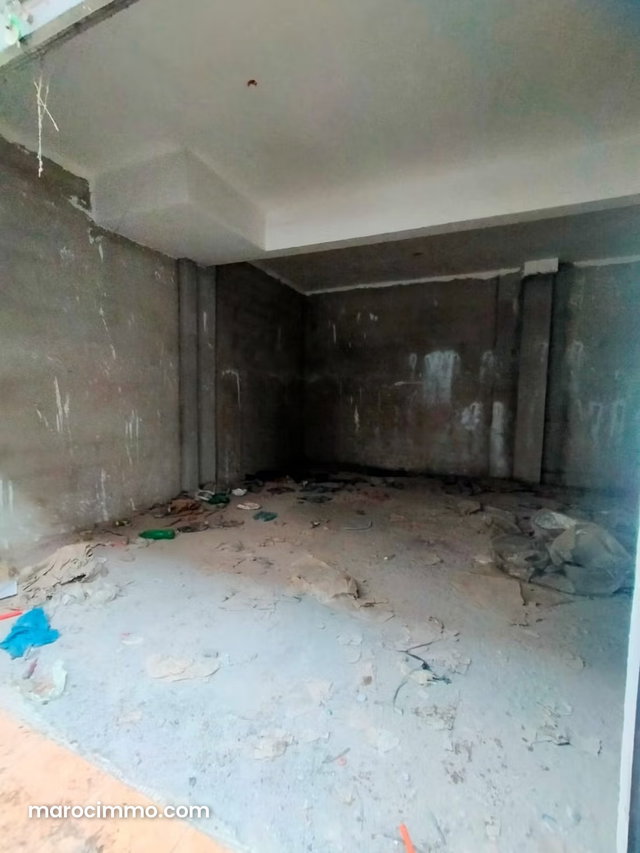 Magasin à louer de 44m² bien situé au quartier nouveau Decheira — 3