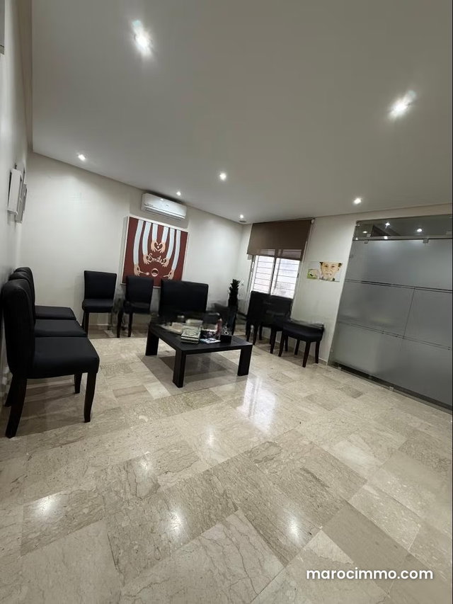 Bureaux en location à Wifak. Superficie 89 m². Ascenseur et stationnement — 5