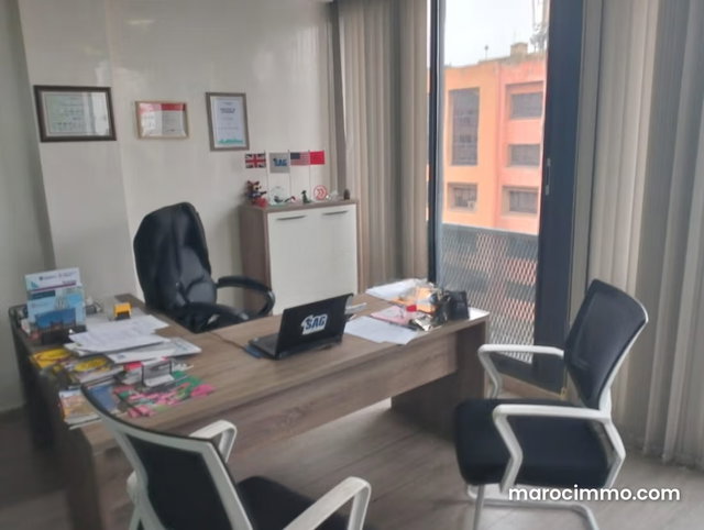 Beautiful offices for rent bd Abdelmoumen. Total area 69 m². Concierge service, air conditioned — 3