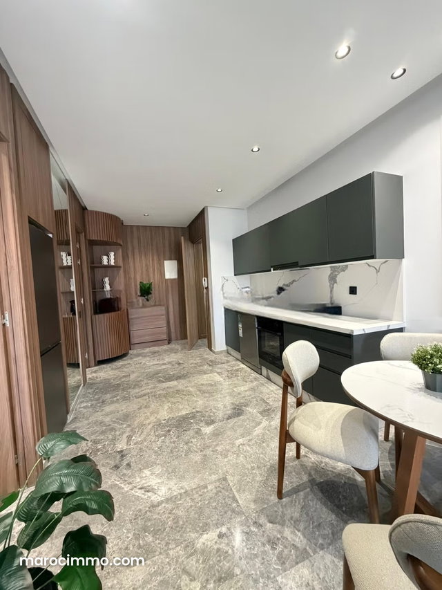 Appartement en location à Oasis. 2 grandes pièces. Bien meublé — 4