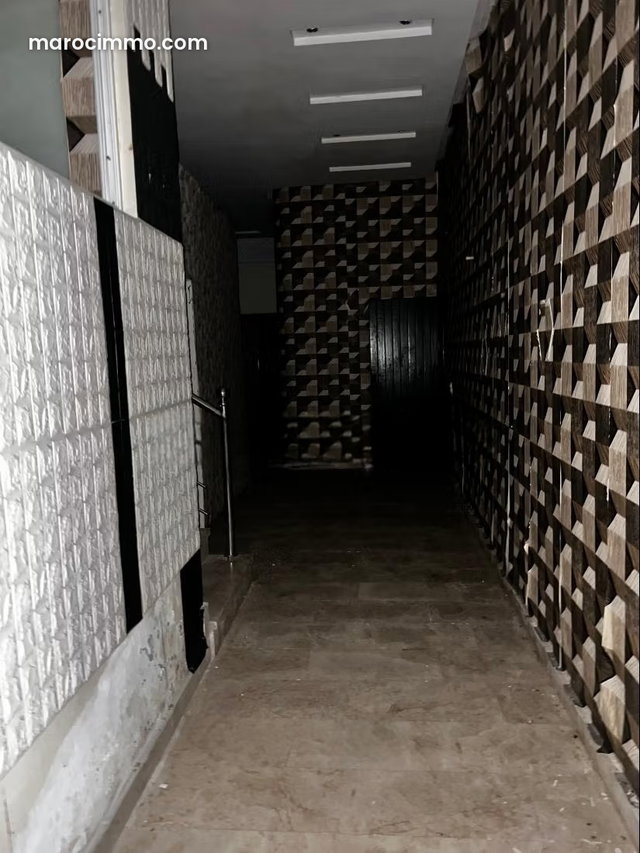 Local commercial en vente en Hassan Centre Ville. Superficie 88 m² — 5