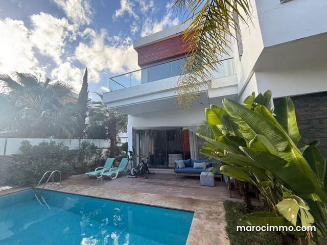 Superbe villa à vendre à la ville verte Bouskoura — Bouskoura