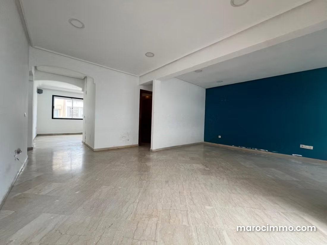 شقة مشرقة مع تراس في مثلث الذهب بالدار البيضاء — الدار البيضاء
