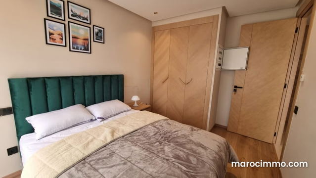 Studio meuble avec terrasse – Proximité CFC — Casablanca