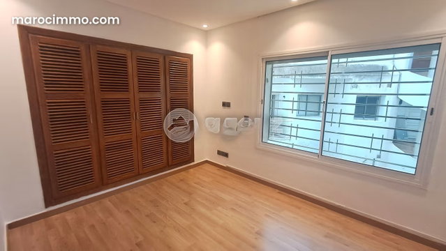Appartement à louer 203 m², 3 chambres Racine Casablanca — 4