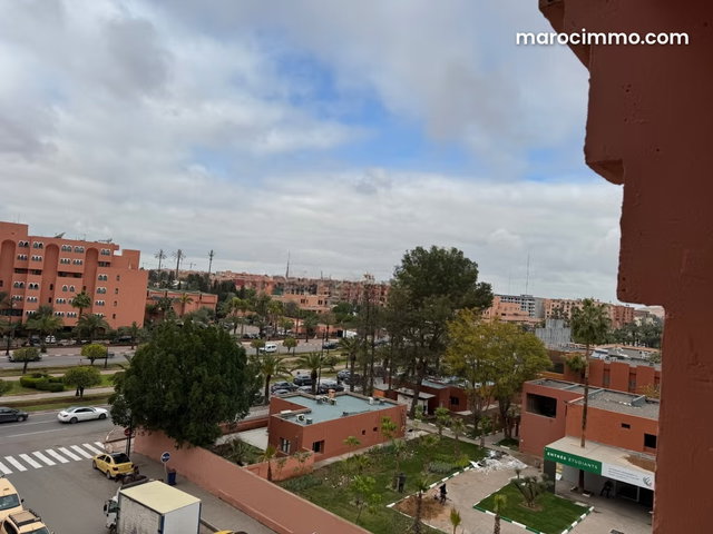 Très bel appartement en location à Hivernage. Surface totale 100 m². Vide — 3