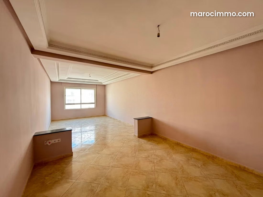 Bureau 100 m² au Centre de Tanger avec terrasse — Tanger