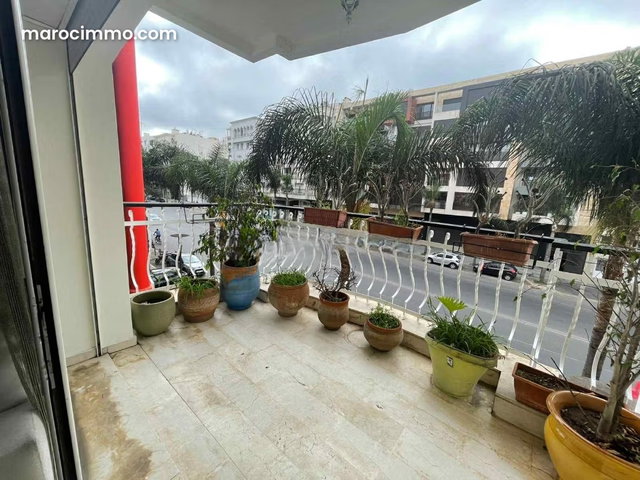 Appartement non meublé à vendre Racine 200 m² — 2