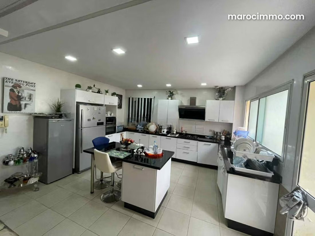 Appartement 200 m² avec terrasse 67 m², Racine, Casablanca — Casablanca