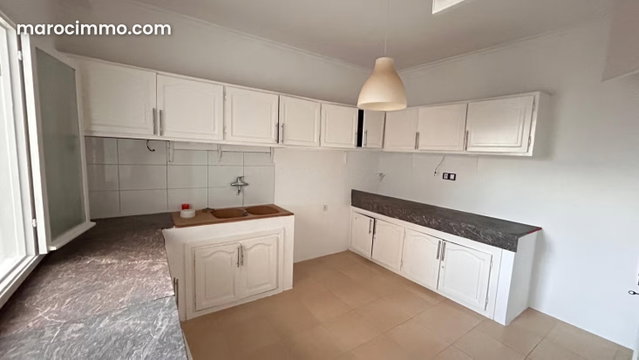 Vente d'un bel appartement à Anfa. 3 pièces confortables. Parking et ascenseur — 3