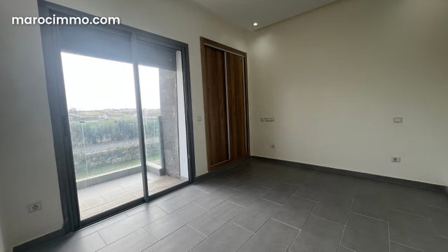 Maison de haut standing à vendre à Harhoura. 5 pièces confortables. Terrasse et jardin — 3