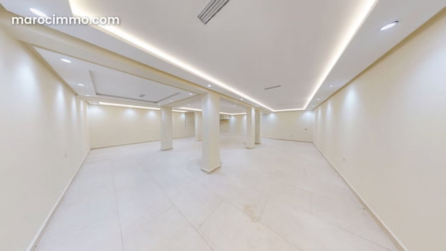 Immeuble de standing avec piscine — 2